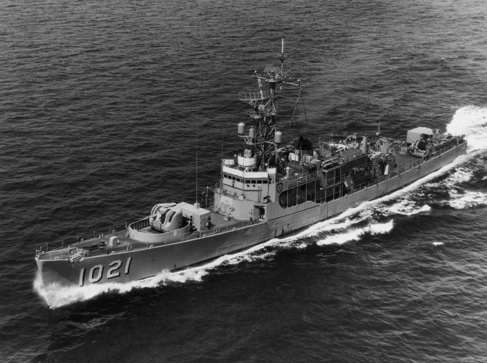 USS Courtney (DE-1021)