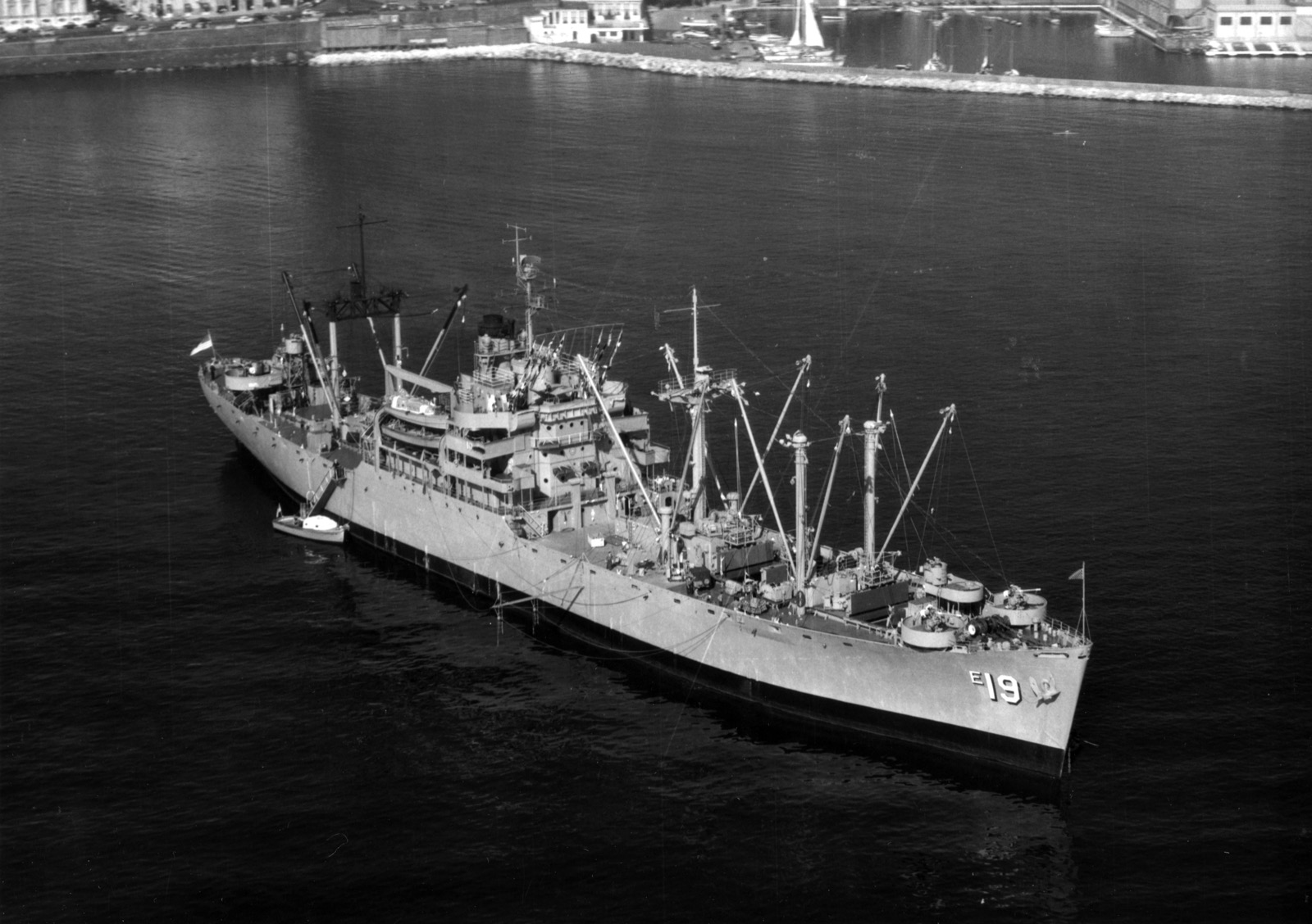 USS Diamond Head (AE-19)
